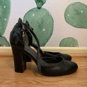 Vintage style heel